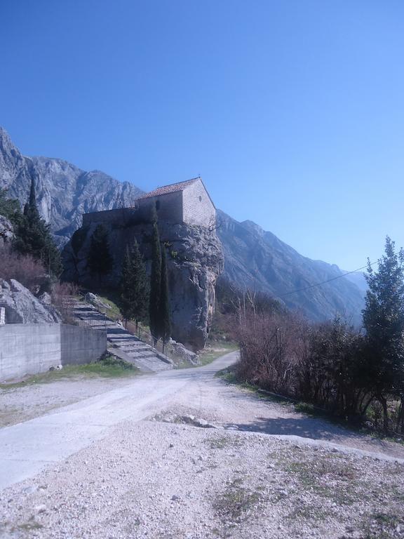 B & M Appartement Kotor