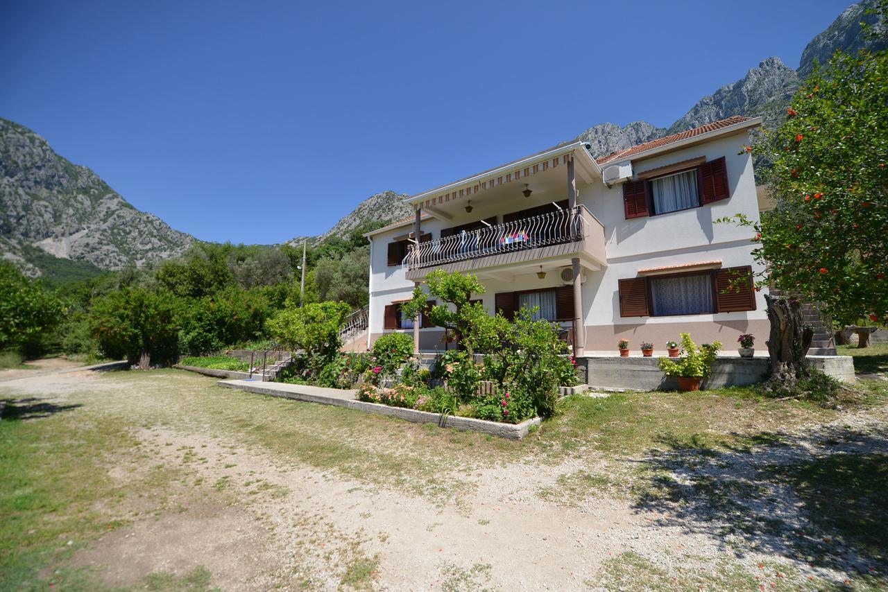 B & M Appartement Kotor