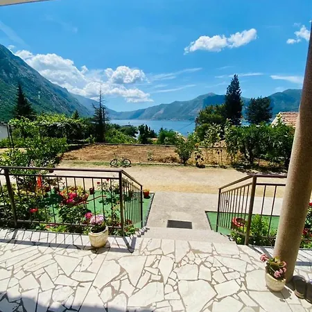 B & M Apartments Kotor Exterior photo