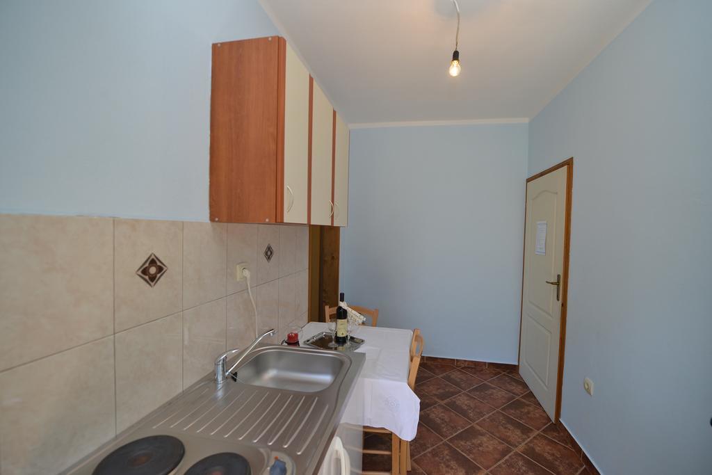 B & M Apartment Kotor