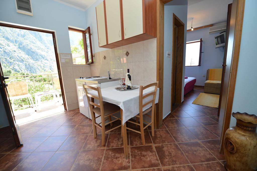 Apartment B & M
